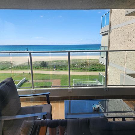 Pacific Surf Absolute Beachfront Apartments Gold Coast Eksteriør billede