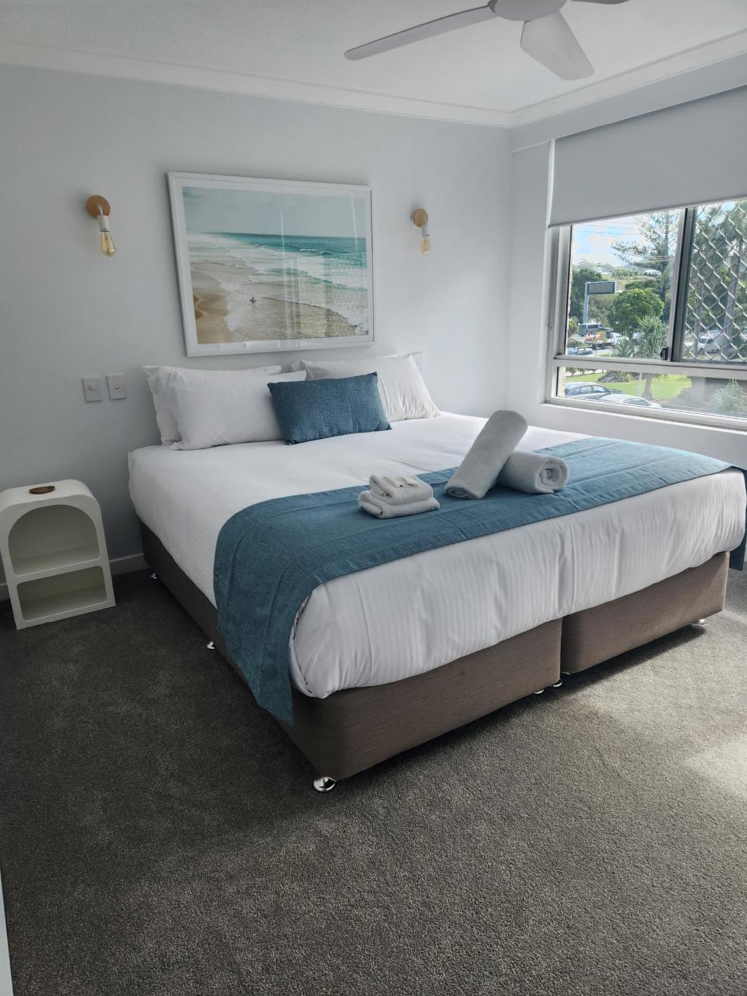 Pacific Surf Absolute Beachfront Apartments Gold Coast Eksteriør billede